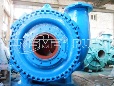 What are the common accessories and performance characteristics of sand gravel pump
